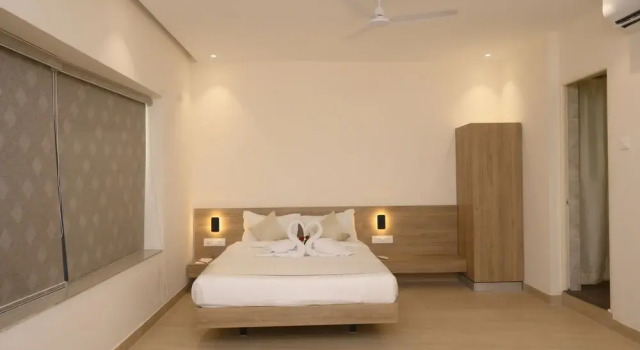 Люкс Zip By Spree Hotels Neelam Nakshatra