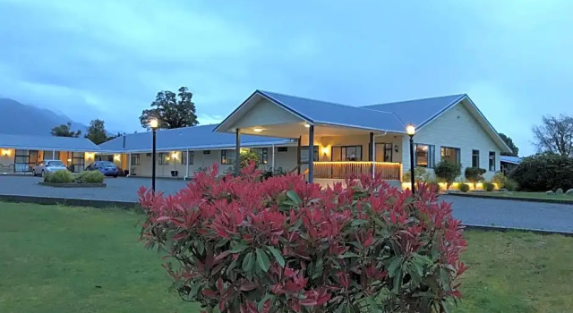Люкс с 3 комнатами High Peaks Hotel