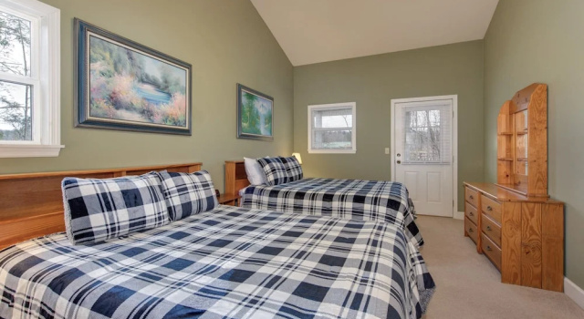 Gatlinburg Getaway 2 BDR in the Heart of Town!, Забронировать Отель Гатлинберг Great Smoky Mountains National Park, рядом с Светофор №2A