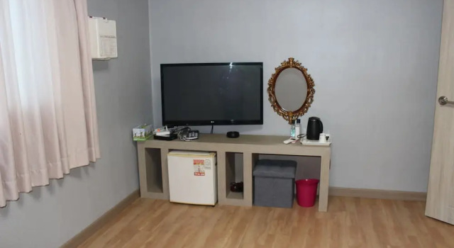 Четырёхместный номер Standard Gipoong Hotel