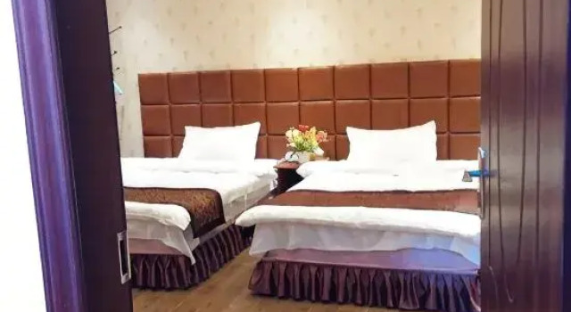 Suite Weining Yihao Hotel