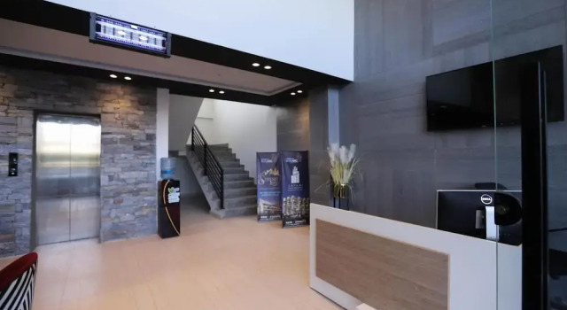 The Holton Stays by Bayti, Rezerwuj Apartamentowiec hotelowy Hotele 5-gwiazdkowe w Islamabad, 5*