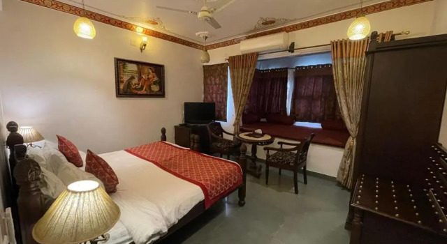 Полулюкс Inder Prakash - Best Lake View Hotel in Udaipur
