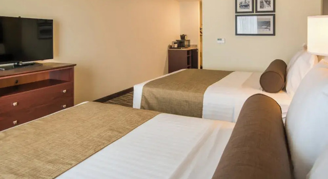 Четырёхместная студия Cobblestone Inn and Suites - Ashland