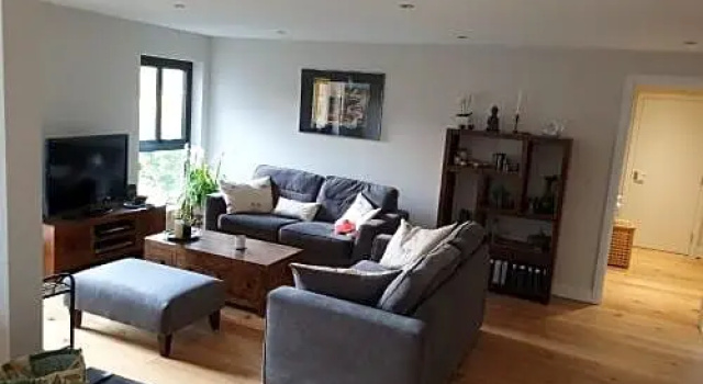 1 double guest bedroom in my home North Leeds, Book Pension Leeds West Yorkshire