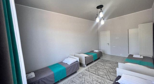 Четырёхместный полулюкс Comfort Guest House Dastan (Гостевой дом Дастан)