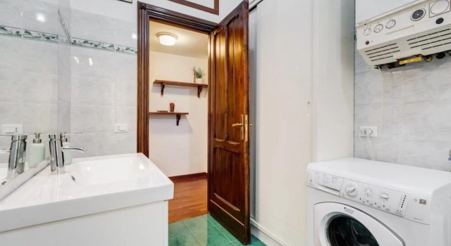 Modern and Bright Flat/5 Guests/close to Vatican, Prenota Hotel Roma Lazio