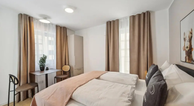 Люкс с балконом Limehome Nuremberg Celtisplatz