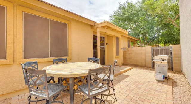 Коттедж Family Home w/ Community Perks - 8 Mi to Chandler