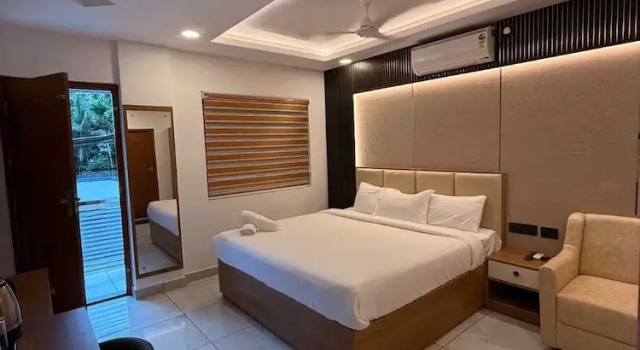 Двухместный семейный номер Standard с балконом Pepper Coast Luxury Business Hotel