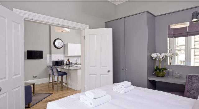 Destiny Scotland Apartments at West End - Princes Street, Забронировать Апартаменты/квартира Апартаменты Эдинбурга, рядом с St George's West Church, Апартаменты/квартира