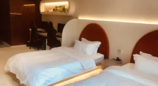 Кровать в общем номере (мужской номер) Ant Stars E-sports Hotel (Hongqiao Airport)