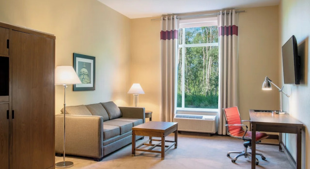 Люкс Four Points by Sheraton Grande Prairie