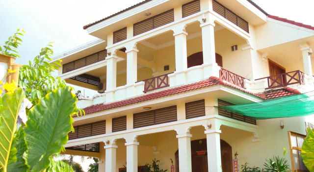 La Belle Villa, Buchen Sie Villa Villen in Kampot, Villa