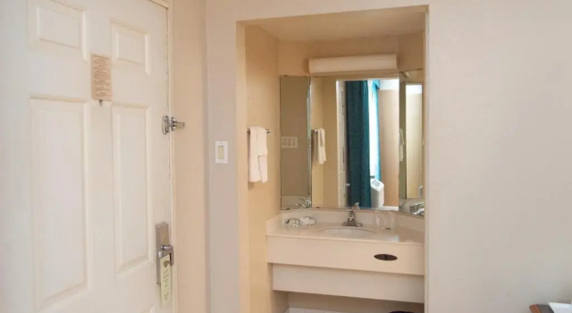 Номер Standard Americas Inn Houston