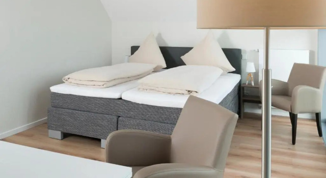 Ostsee Reetdachhaus Nr 36 Warder im Strand Resort, Забронировать Курортный отель Хайлигенхафен земля Шлезвиг-Гольштейн