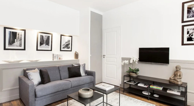 Luxury 2BR Gr-Boulevards I by Livinparis, Забронировать Отель Париж Иль-де-Франс, рядом с Станция метро Rambuteau
