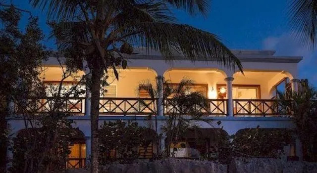 Seawater Villa, Book Villa Sommerhuse i The Valley, Hytte