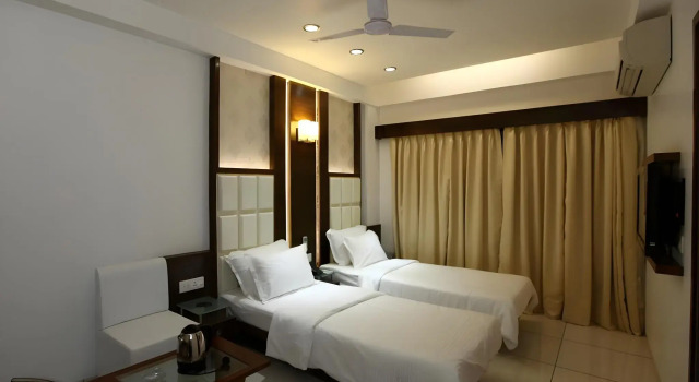 Hotel Atithi, Buchen Sie Hotel Mehsana Gujarat