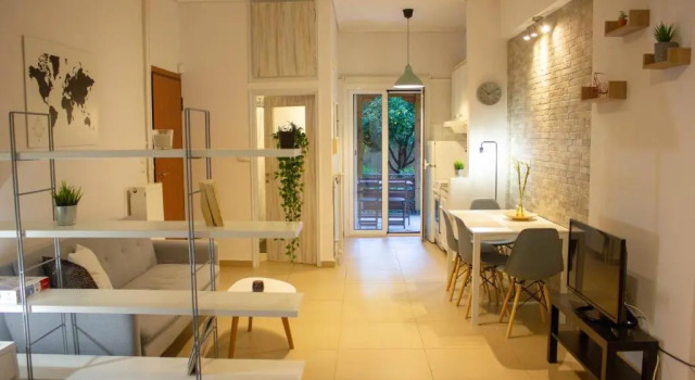 Cozy Studio in Central Glyfada - Sleeps 3