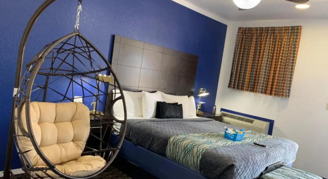 Двухместный люкс Deluxe Budget Inn & Suites