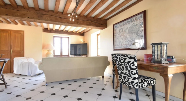 Vintage Farmhouse in Vinzelles with Pool, Book Hotel Hotels in Burgundy with a Pool, Swimming Pool