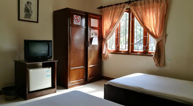 Souphaphone Guesthouse, Rezerwuj Hotel Hotele w Prowincja Wientian z basenem, Basen