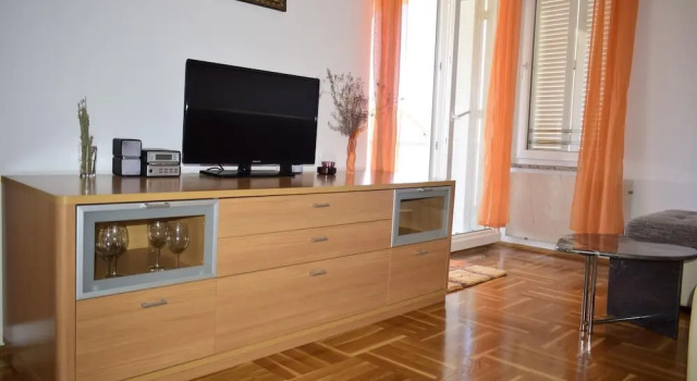 Apartment Grace, Забронировать Апартаменты/квартира Отели Малинска с парковкой, Парковка