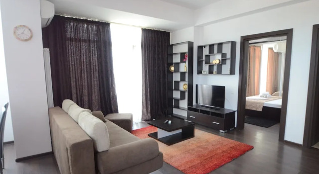 Двухместный номер Economy с балконом Uptown Residence Apartments