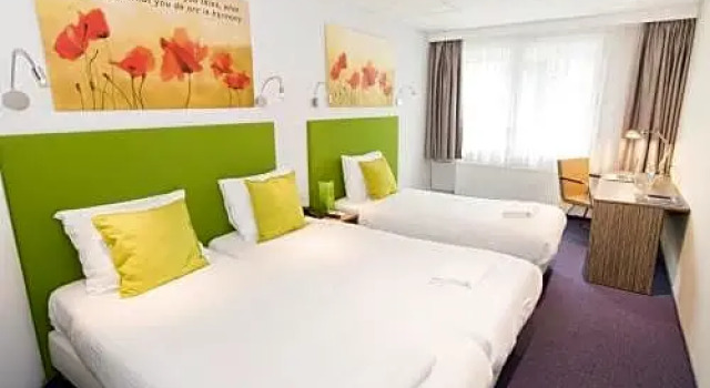 Трёхместный номер Standard Court Garden Hotel