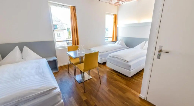 Трёхместный номер Standard Hôtel de la Poste Sierre