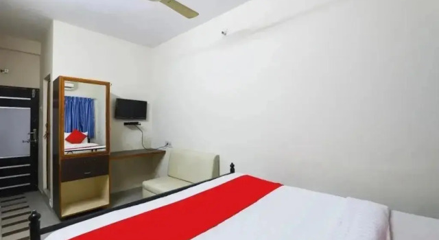 Kabir Residency by OYO Rooms