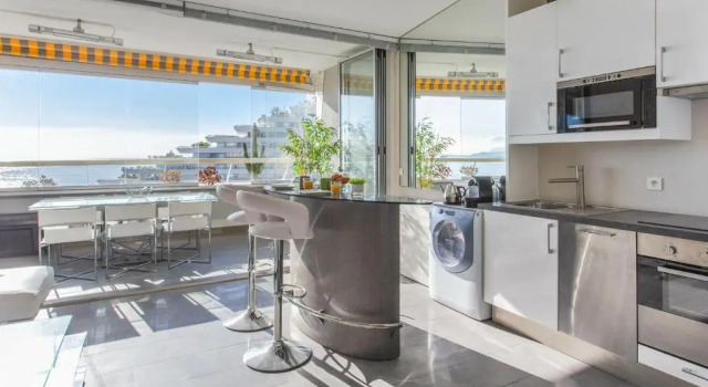 Студия Nice & bright studio with veranda & parking in Villeneuve-Loubet - Welkeys