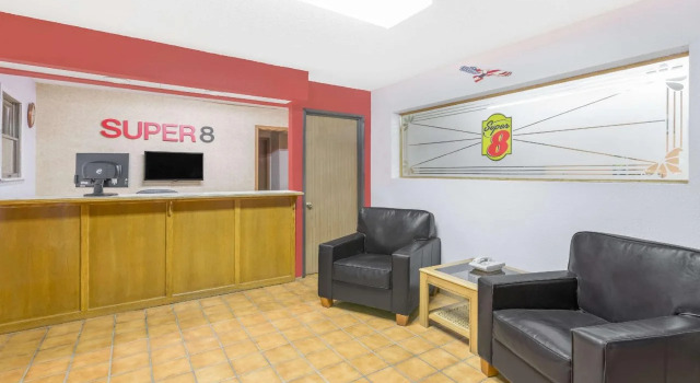 Super 8 by Wyndham Butler