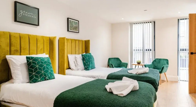 Luxurious 4 Bed House - Jewellery Quarter, Забронировать Отель Отели Бирмингема с парковкой, рядом с Royal Birmingham Society of Artists, Парковка