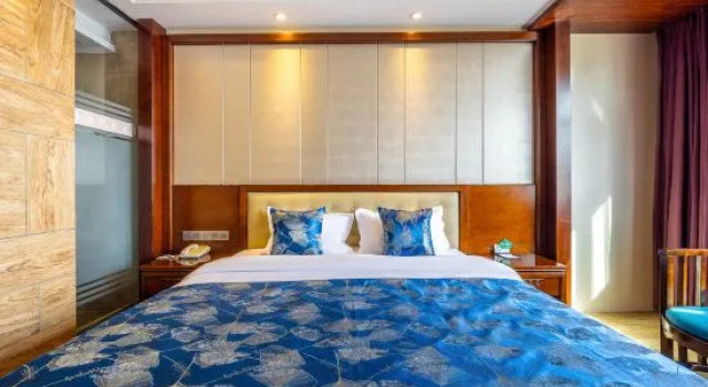 Люкс Zhangye Lvzhou Holiday Inn