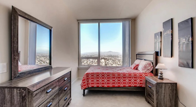 Gorgeous 2 BR  Downtown San Diego, Забронировать Отель Отели Сан-Диего с парковкой, рядом с AD Nightclub, Парковка