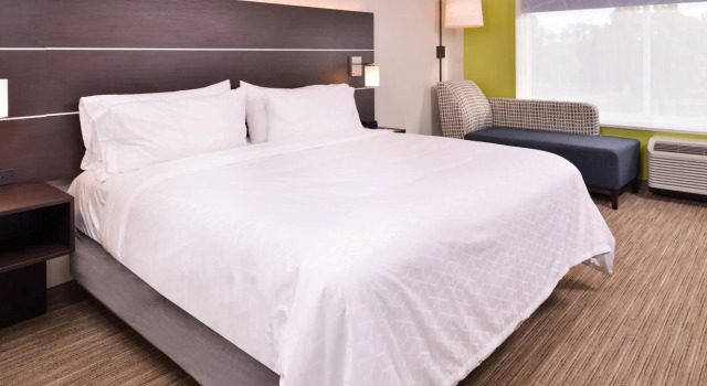 Holiday Inn Express & Suites Mall of America - MSP Airport by IHG, Varaa Hotelli Hotellit Minnesota pysäköinnillä, Pysäköinti
