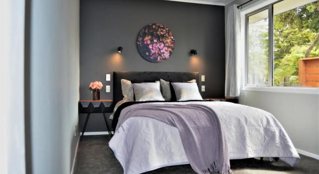 A designer's house (three bedroom holiday house), Rezerwuj Hotel Rotorua 