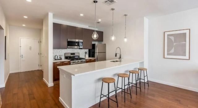 Апартаменты Kislak 302 Spacious 1BR in Heart of Downtown