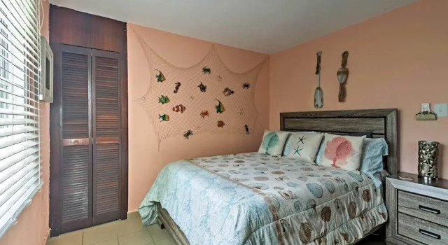 Tropical Caribbean Bungalow w/ Ocean Views & Pool, Rezerwuj Apartament Manati San Juan