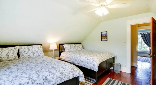 Коттедж с 2 комнатами Red Lodge Home on Broadway - 15 Min to Ski Resort!