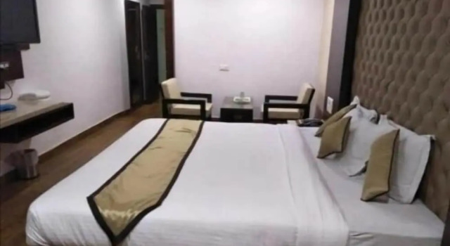 Hotel puneet international