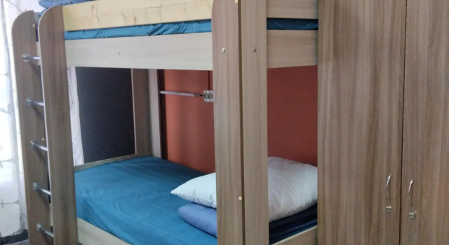 Кровать в общем номере (мужской номер) Хостел Камин