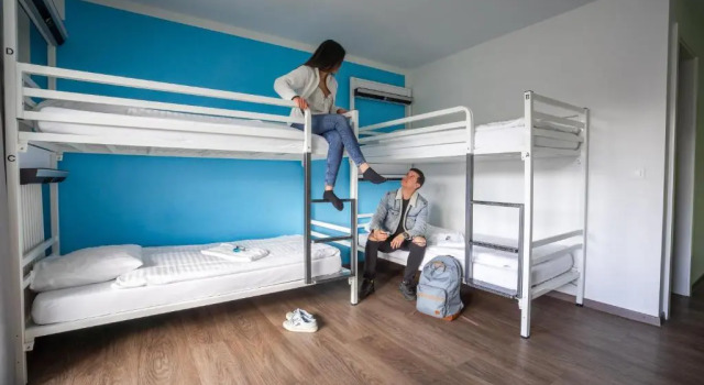 Четырёхместный номер Economy Nyon Hostel
