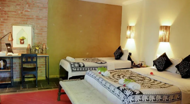 Трёхместный номер Deluxe с балконом Sapana Village Lodge
