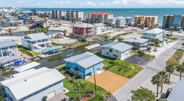 Коттедж 320 Bayland Breeze: Pet-friendly 2br W/ Water Views! 2 Bedroom Home
