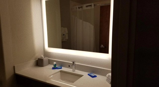 Люкс Holiday Inn Express Hotel & Suites Rio Grande City