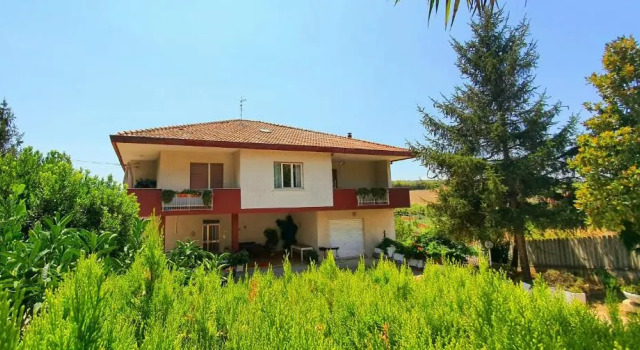 Вилла Villa nella collina Francavillese