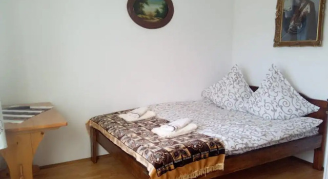 Agrituristic House - Sleeps 8 With Garden, Rezervovat Hotel 3hvězdičkové hotely v Suceava, 3*